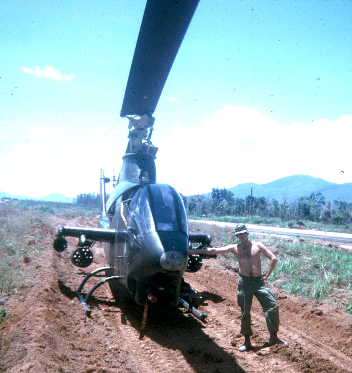 Cobra gunship at FSB Fanning