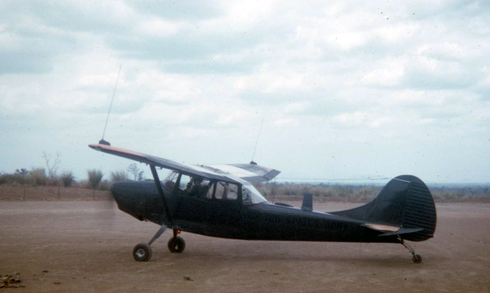 Cessna O-1 Bird Dog at Gia Ray strip